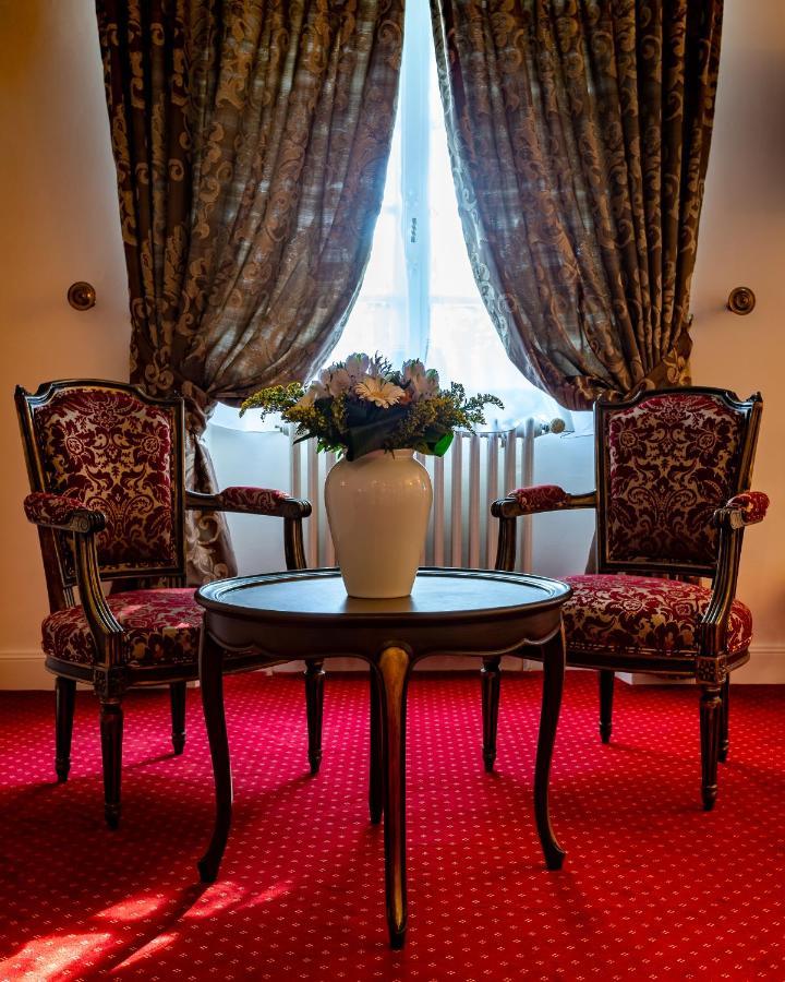 Hotel Restaurant Le Centenaire Les Eyzies Dış mekan fotoğraf