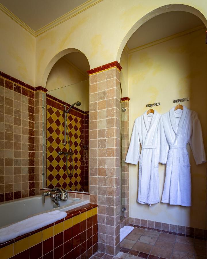 Hotel Restaurant Le Centenaire Les Eyzies Dış mekan fotoğraf