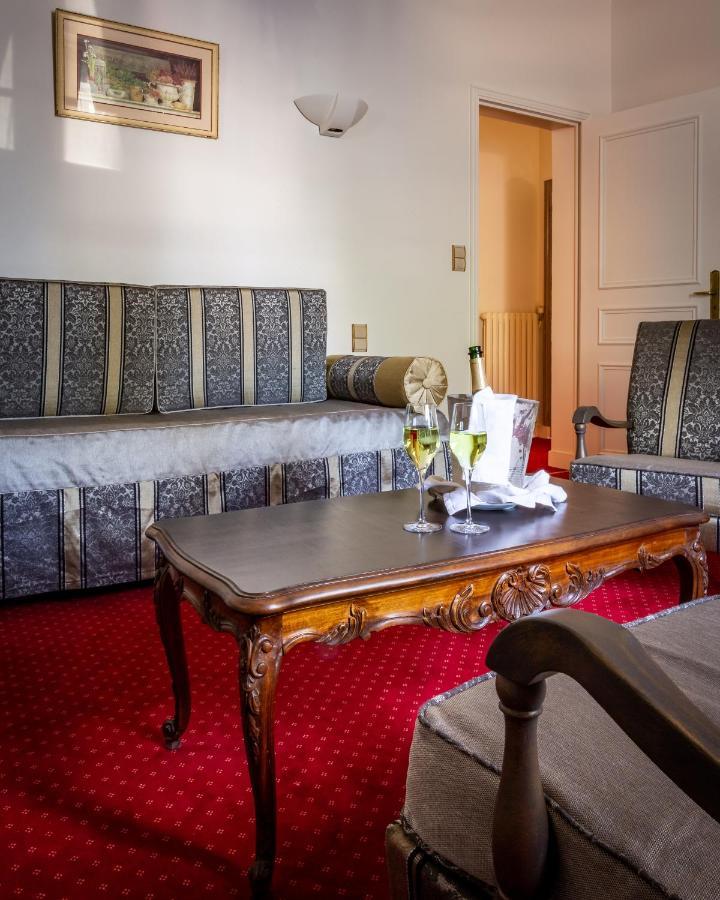 Hotel Restaurant Le Centenaire Les Eyzies Dış mekan fotoğraf